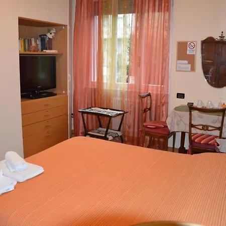 Olmo Bed & Breakfast *