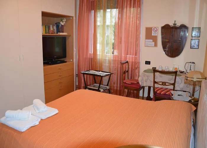 Olmo Frühstückspension 3*